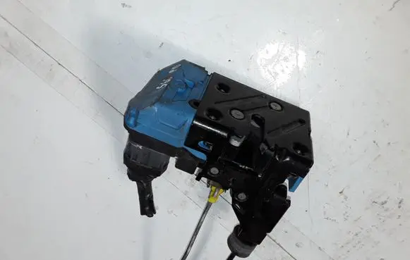 Volvo S60 Front door lock