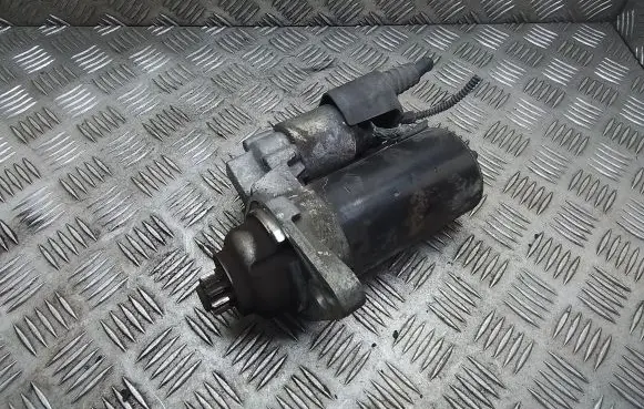 Volkswagen PASSAT B6 Starter motor 0001123012 02Z911023F