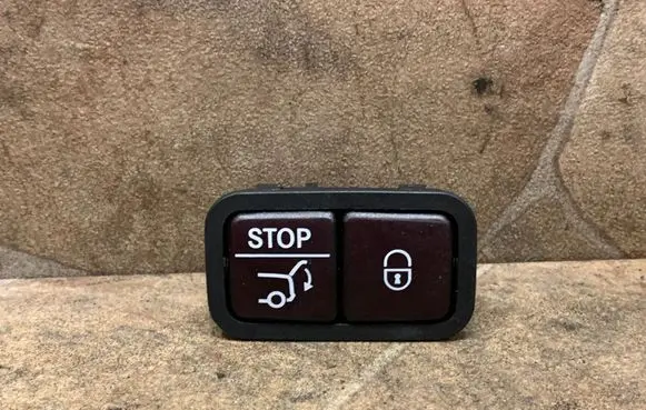 Mercedes-Benz GLS X166 Tailgate/boot open switch button A2128210551