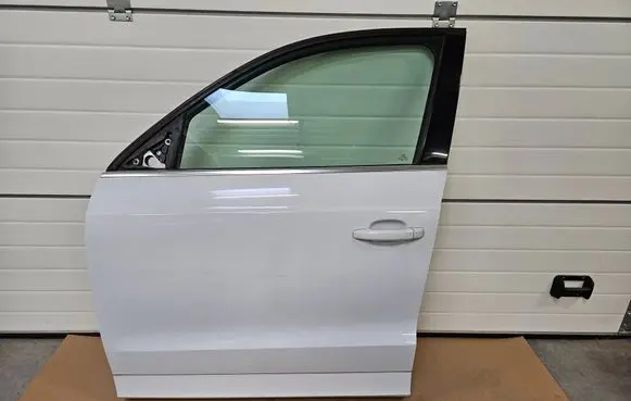Audi Q3 8U Front door 