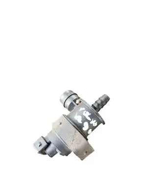 Volvo XC90 Valve vacuum 