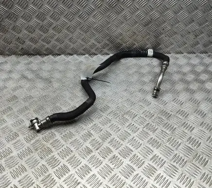 Aston Martin DBX Engine coolant pipe/hose PY836B748CC