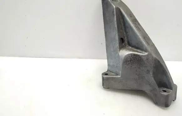 Volkswagen Transporter - Caravelle T5 Engine mounting bracket 7H0199370P