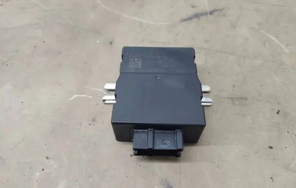 BMW 2 F45 Fuel injection pump control unit/module 7404880 22271819D 07082015