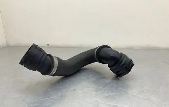 BMW 5 E60 E61 Engine coolant pipe/hose 7565075