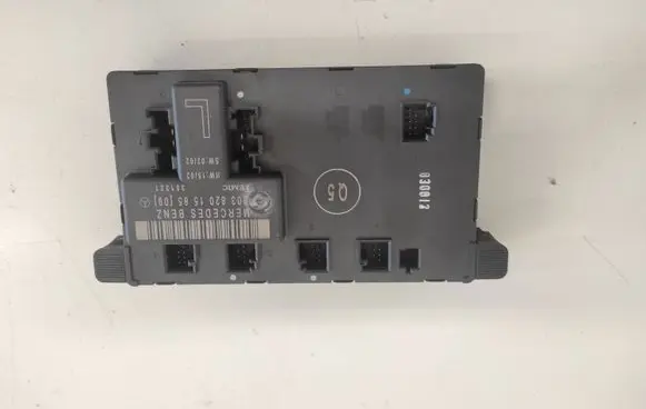 Mercedes-Benz C W203 Door control unit/module 2038201585 351321