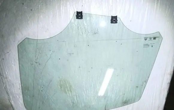 Peugeot Partner III Front door window/glass (coupe) 