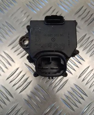 Coolant fan relay