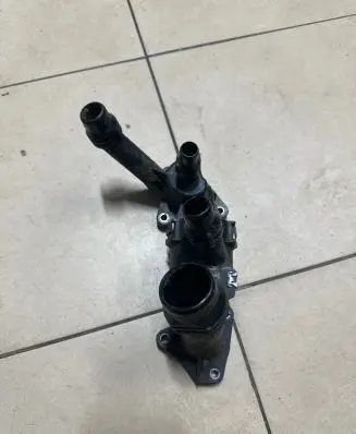 BMW 7 G11 G12 Thermostat 8576289