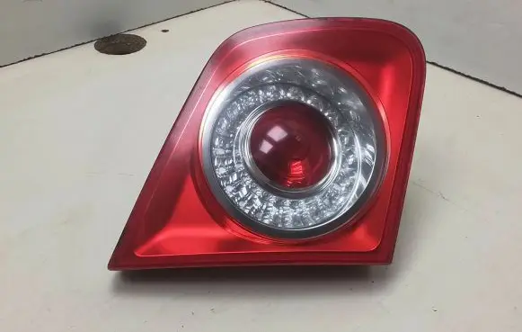 Volkswagen Jetta V Tailgate rear/tail lights 1K5945093 983151