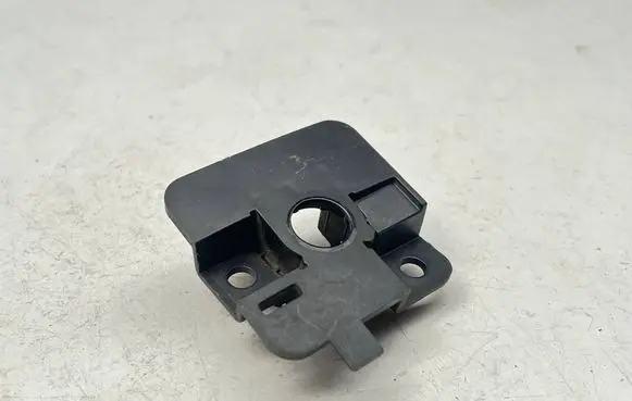 KIA Sportage Rear glass lock/latch Q811 86583F1500