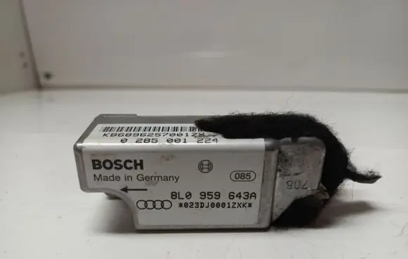 Audi A3 S3 8L Airbag control unit/module 8L0959643A 0285001224
