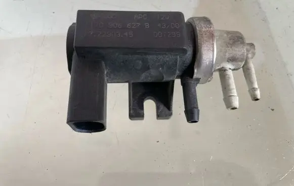 Audi A3 S3 8L Turbo solenoid valve 1J0906627B 72290345 00T299