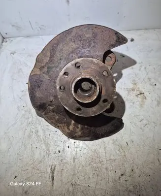 Volkswagen Transporter - Caravelle T5 Front wheel hub spindle knuckle