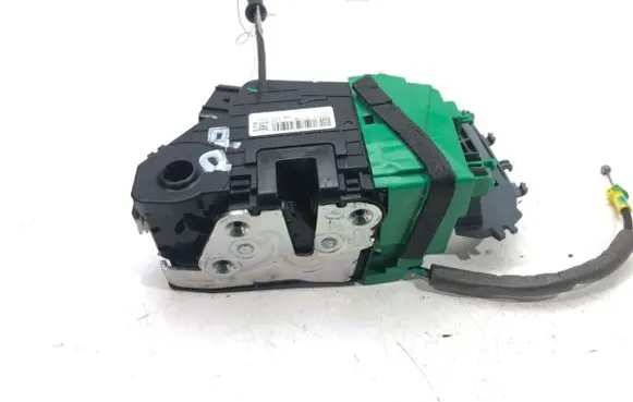Hyundai i30 Front door lock 81320-G3050