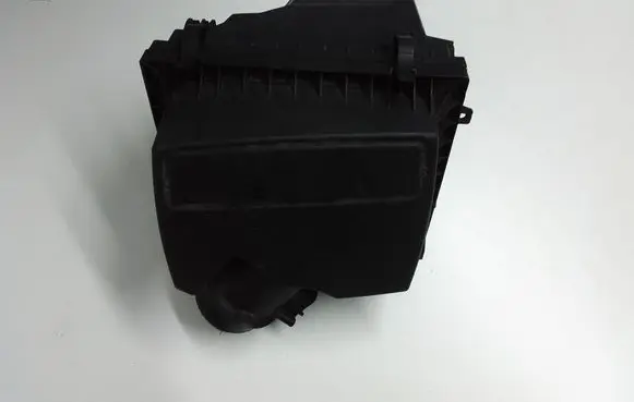 Ford Galaxy Air filter box DS739643KA
