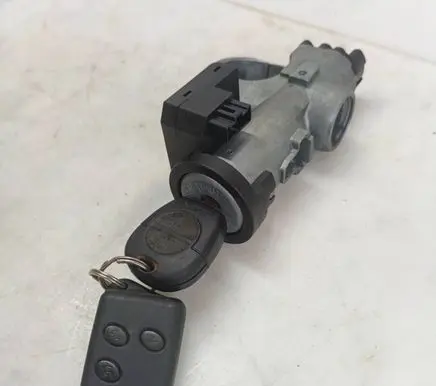 Nissan Almera Tino Ignition lock 28590C9918 5WK48644D