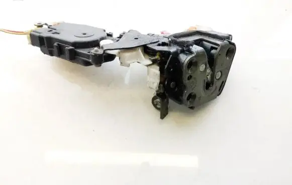 Subaru Forester SF Front door lock