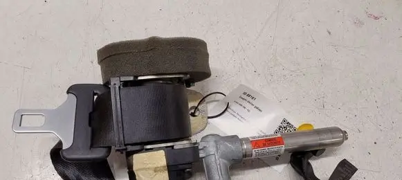 Volvo S40 Rear seatbelt 8639549