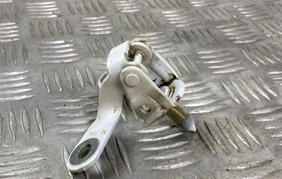 Dodge Durango Tailgate/trunk/boot hinge