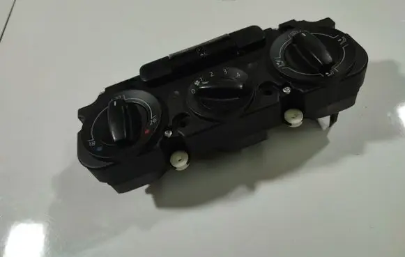 Volkswagen Golf V Climate control unit 1K0820047HM