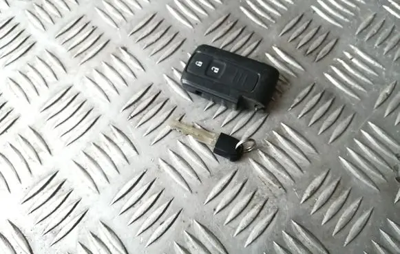 Toyota Corolla Verso AR10 Ignition key/card 