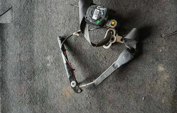 Chevrolet Captiva Front seatbelt 95473470