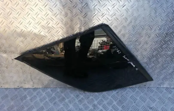 Suzuki Grand Vitara II Rear side window