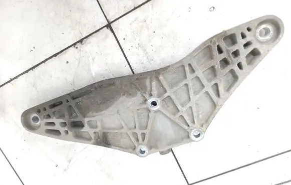 Audi A4 S4 B6 8E 8H Rear differential/diff mount bracket 8E0599287K 8E0599287L