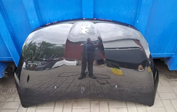 Peugeot 208 I Engine bonnet/hood 