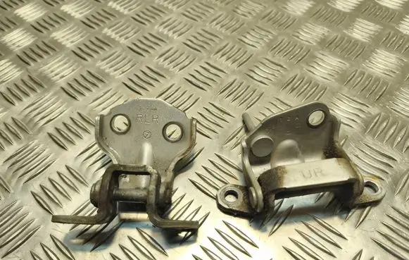 Rear door hinge set
