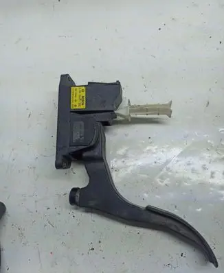 Audi A3 S3 8L Accelerator throttle pedal 1J1723503AA