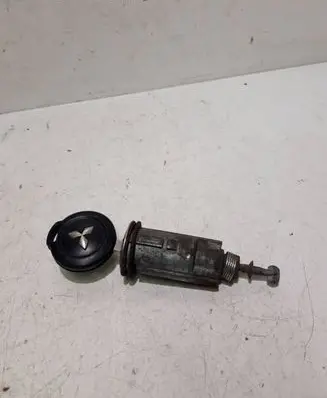 Mitsubishi Colt Front door lock (next to the handle) 