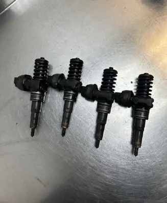Audi A4 S4 B7 8E 8H Fuel injector 038130073BQ