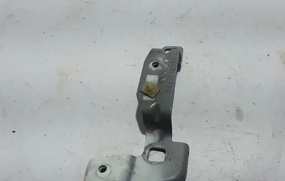 Renault Megane IV Fender mounting bracket 641351433R