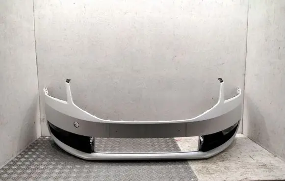 Skoda Octavia Mk3 (5E) Front bumper 5E0807221N