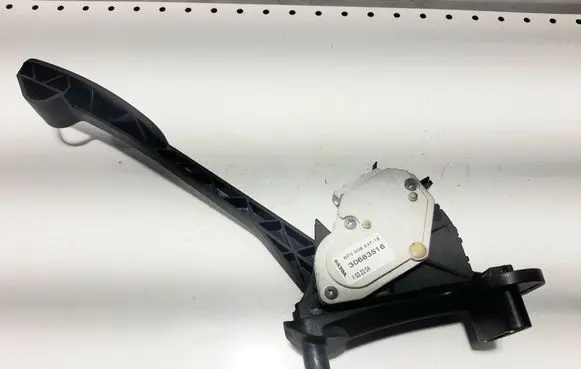 Volvo S80 Accelerator throttle pedal 30683516