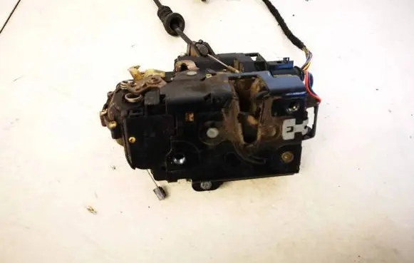 Skoda Fabia Mk1 (6Y) Front door lock 3B1837015AM