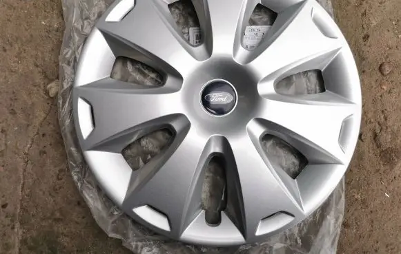 Ford Focus R16 wheel hub/cap/trim AM51-1000-BA