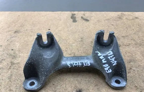 BMW 3 E90 E91 Gearbox mounting bracket 22326760303 6760303
