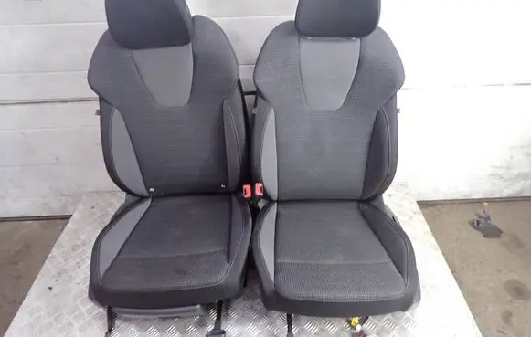 Skoda Octavia Mk4 Front passenger seat 5E3971582 03122021 5E2971582