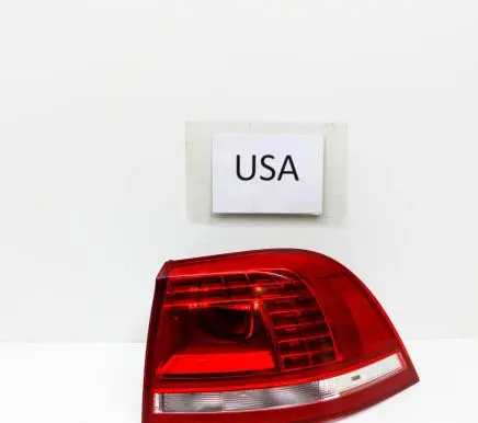Volkswagen Touareg II Rear/tail lights 7P6945208A
