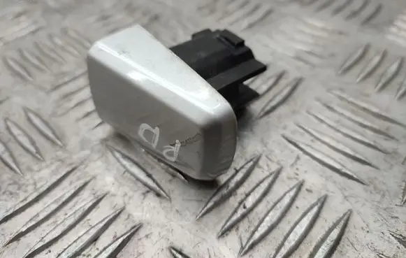 Opel Astra H Front door handle cover 