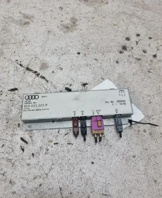 Audi A4 S4 B6 8E 8H Antenna control unit 8E9035225P