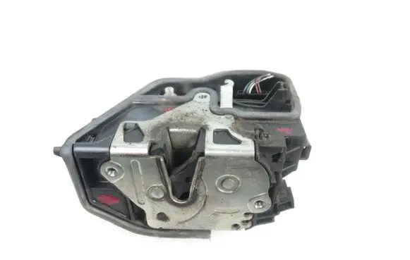 BMW X3 E83 Rear door lock 