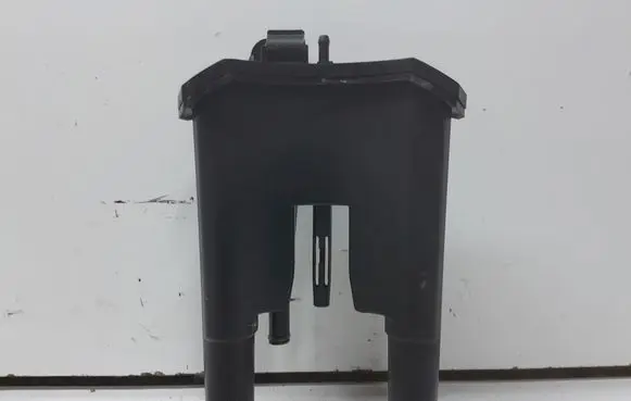 Jaguar XF X250 Breather valve 9X206A785CB