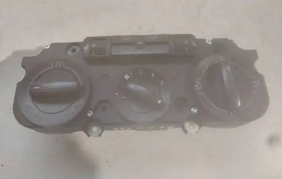 Volkswagen Golf V Climate control unit 1K0820047GL 5HB00935201