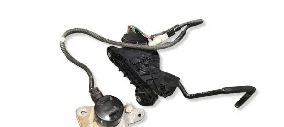 Lexus GS 300 350 430 450H Accelerator throttle pedal 7812030A40 1988001130