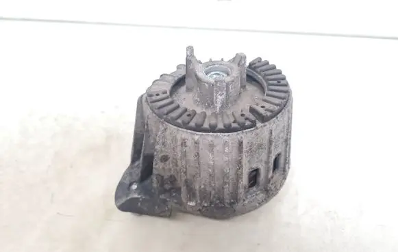 Mercedes-Benz C W204 Engine mount bracket A2122404217