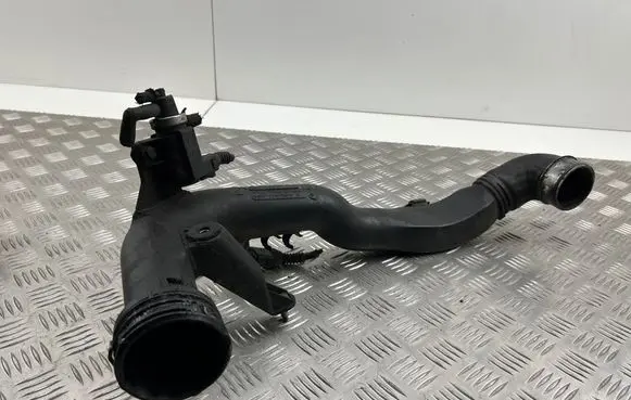 Volkswagen PASSAT B5.5 Intercooler hose/pipe 8E0145762 3B0145762B